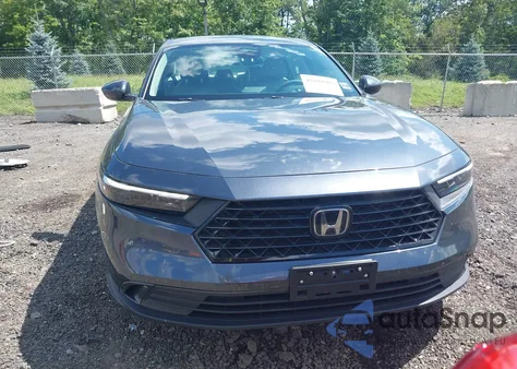 2024 Honda Accord Ex z USA, uszkodzony, nr VIN 1HGCY1F32RA093111